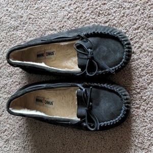 Minnetonka moccasins size 10